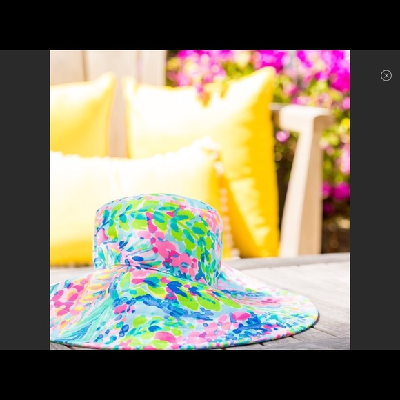 Lilly Pulitzer Accessories - 💕NWT Lilly Pulitzer CATCH THE WAVE Hat GWP